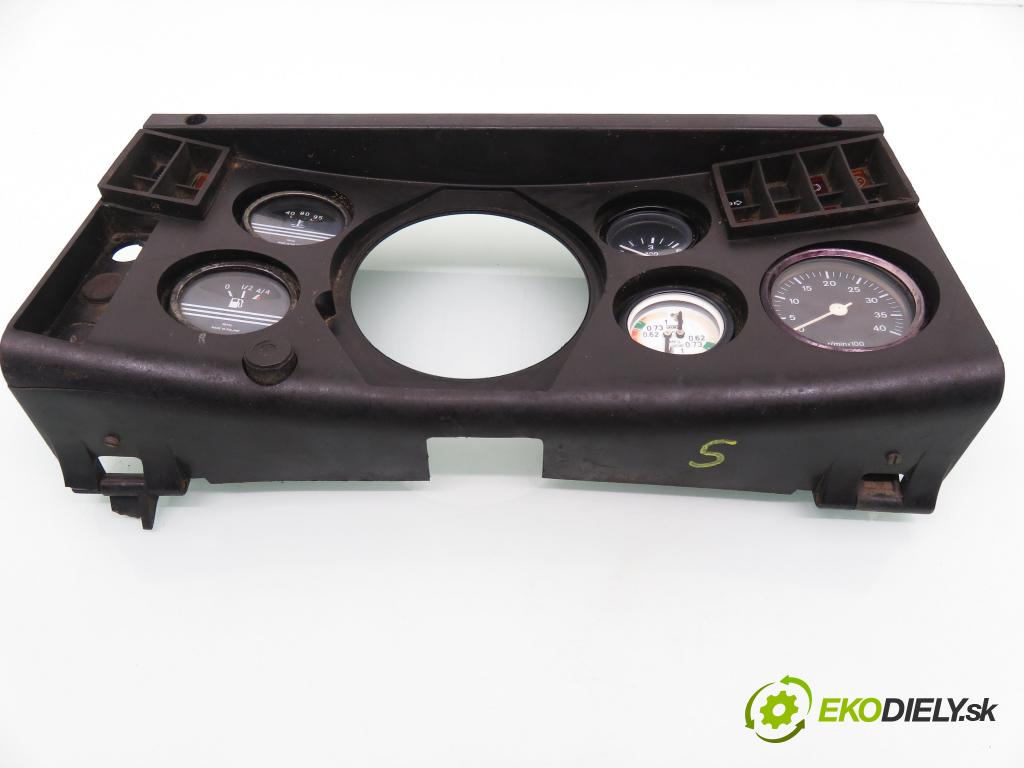 FSC STAR 742 4X2 KABINA/PLATFORMA 1996 77,00 4.4 4,40 Obal prístrojovky