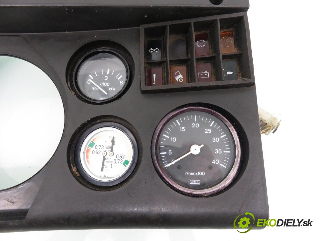 FSC STAR 742 4X2 KABINA/PLATFORMA 1996 77,00 4.4 4,40 Obal prístrojovky