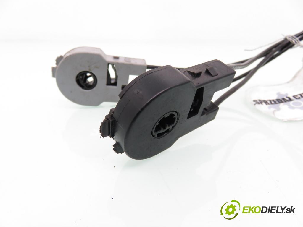 FORD FOCUS (DAW, DBW) HB 2003 85,00 1.8 TDCi - F9DA 1753,00 Lanko panel kúrenia 2M5111503AA ; 2M5111504AA