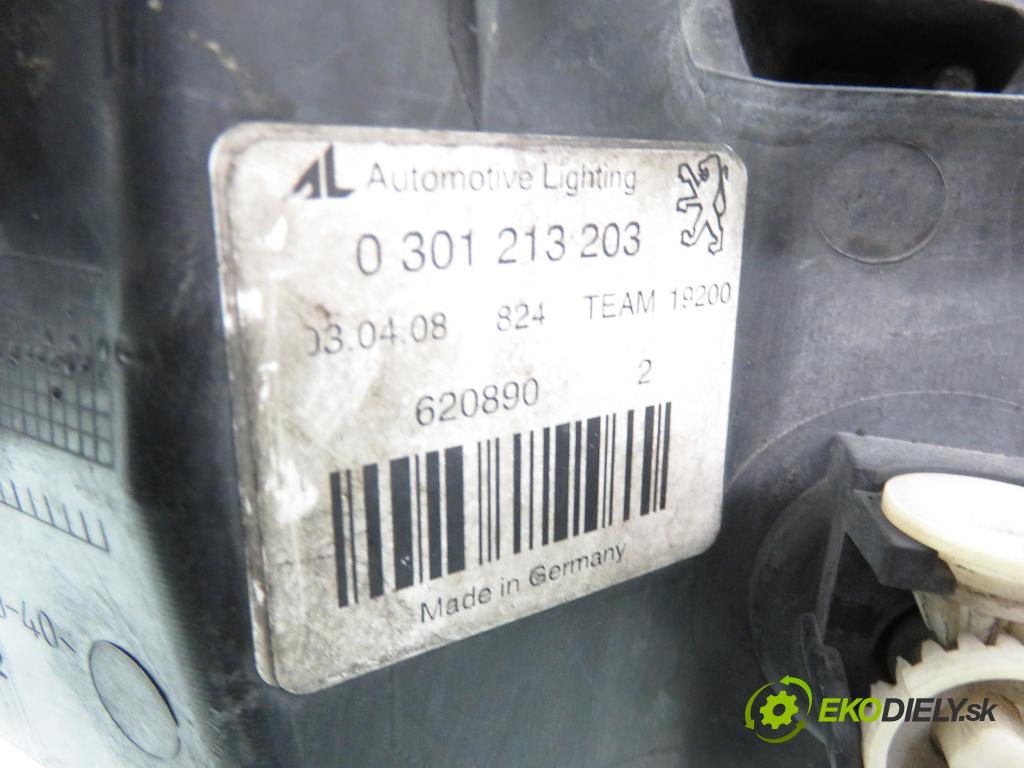 PEUGEOT 407 (6D_) SEDAN 2006 80,00 1.6 HDi 110 - 9HZ (DV6TED4) 1560,00 Svetlo LP 0301213203