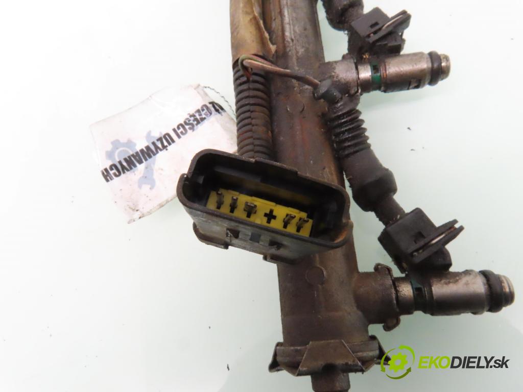 FIAT STILO (192_) HB 2001 76,00 1.6 16V 103 - 182 B6.000 1596,00 Lišta vstrekovacia CB168 (Vstrekovacia lišta)