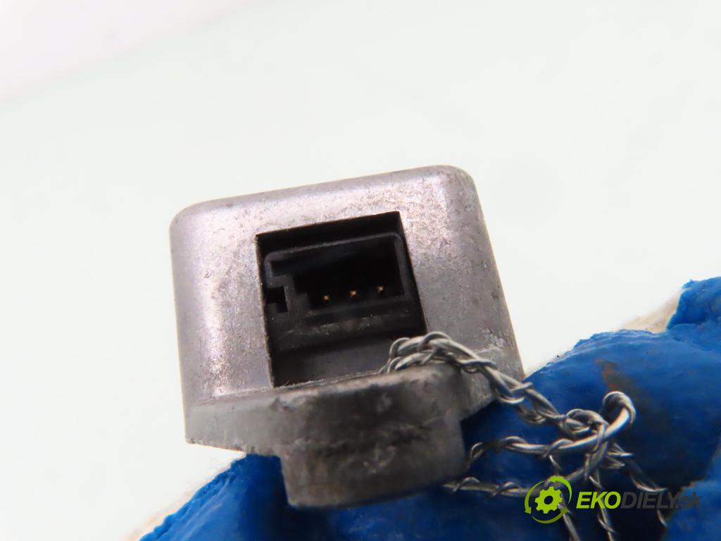 AUDI A8 D2 (4D2, 4D8) SEDAN 1998 110,00 2.5 TDI - AFB 2496,00 Snímač nárazu 4D0959643 (Snímač nárazu)