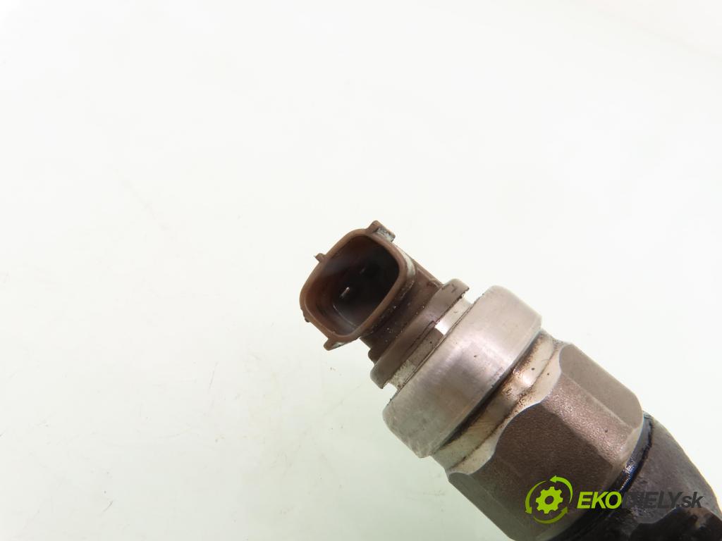 MAZDA 5 (CR19) MINIVAN 2005 105,00 2.0 MZR-CD 143 - RF7J 1998,00 vstrekovač RF7J13H50 (Vstrekovač paliva)