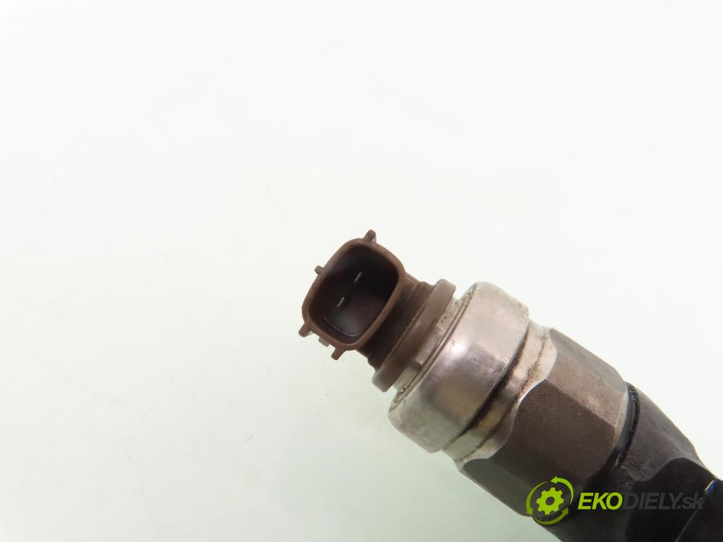 MAZDA 5 (CR19) MINIVAN 2005 105,00 2.0 MZR-CD 143 - RF7J 1998,00 vstrekovač RF7J13H50 (Vstrekovač paliva)