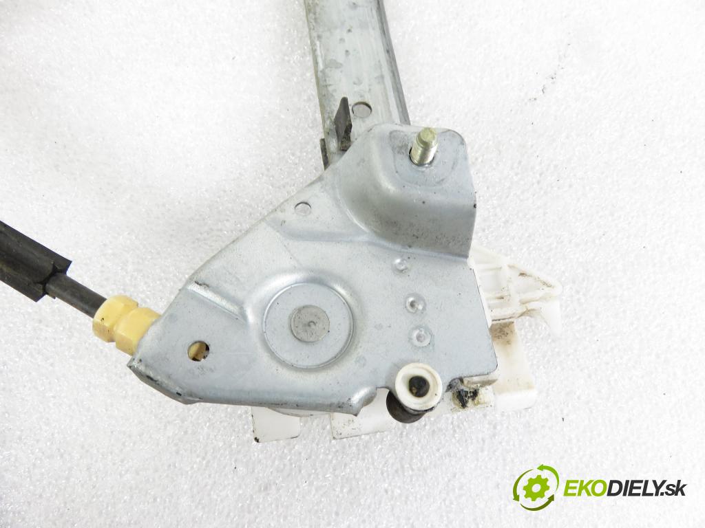 PEUGEOT 406 (8B) SEDAN 1999 81,00 1.8 16V - LFY (XU7JP4) 1761,00 mechanismus oken 9633879080 ; A04452100