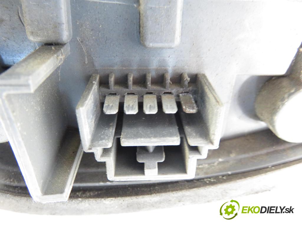 FIAT PUNTO (188_) HB 2002 59,00 1.2 16V 80 - 188 A5.000 1242,00 Svetlo pravé zadné 46794077