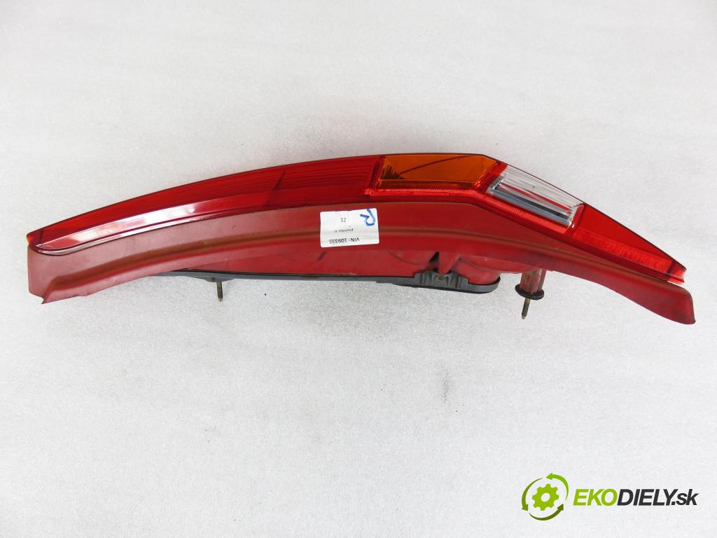 FIAT PUNTO (188_) HB 2002 59,00 1.2 16V 80 - 188 A5.000 1242,00 Svetlo pravé zadné 46794077