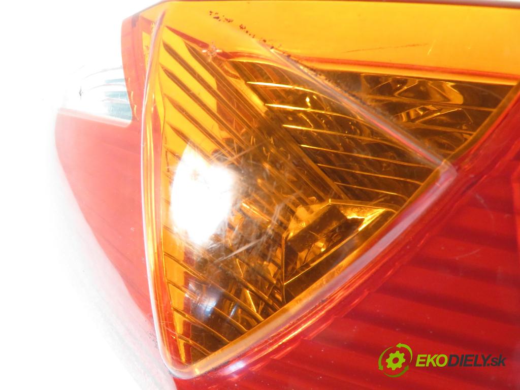 FIAT PUNTO (188_) HB 2002 59,00 1.2 16V 80 - 188 A5.000 1242,00 Svetlo pravé zadné 46794077