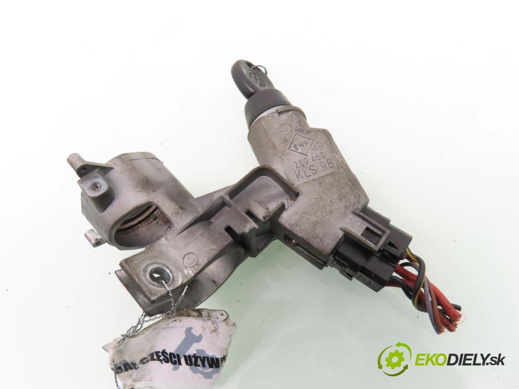 VW TRANSPORTER IV Platforma / podwozie (70E, 70L, 70M, 7DE, 7DL KABINA/PLATFORMA 1993 57,00 2.4 D 78 - AAB 2370,00 spinačka 701905851 (Spínacia skrinka)
