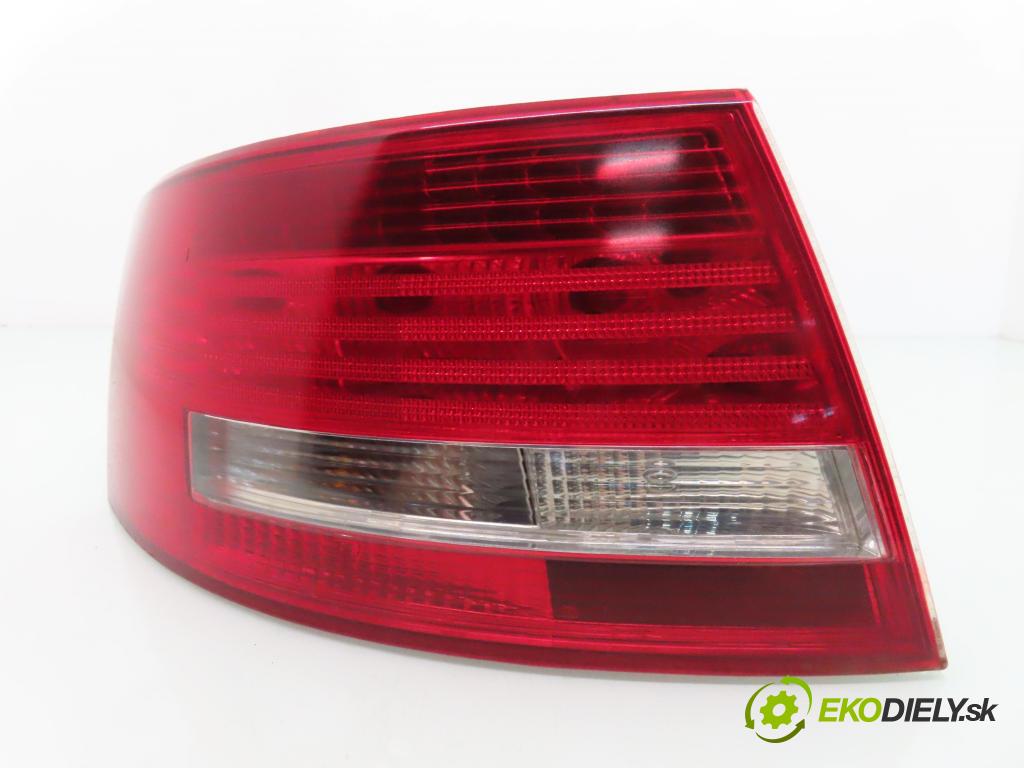 AUDI A6 (4F2, C6) SEDAN 2004 155,00 3.0 TDI quattro - BNG 2967,00 Svetlo ľavé zadné 