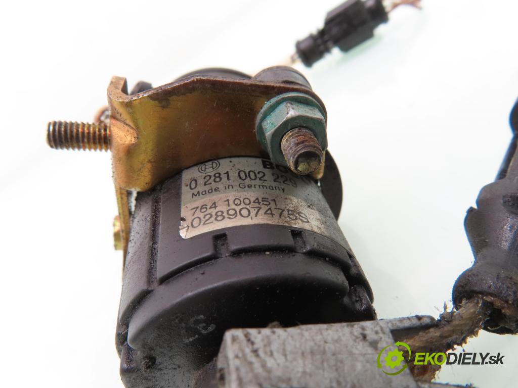 AUDI A8 D2 (4D2, 4D8) SEDAN 1998 110,00 2.5 TDI - AFB 2496,00 Potenciometer plynu 0281002229 ; 028907475S (Potenciometer plynového pedálu)