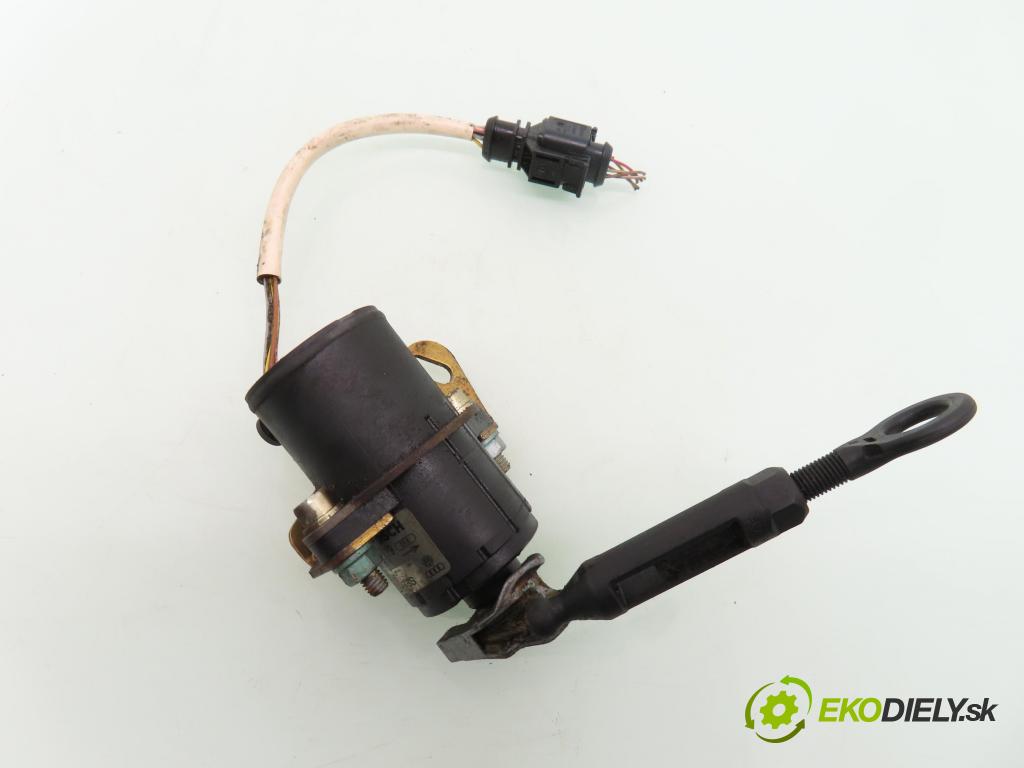 AUDI A8 D2 (4D2, 4D8) SEDAN 1998 110,00 2.5 TDI - AFB 2496,00 Potenciometer plynu 0281002229 ; 028907475S (Potenciometer plynového pedálu)