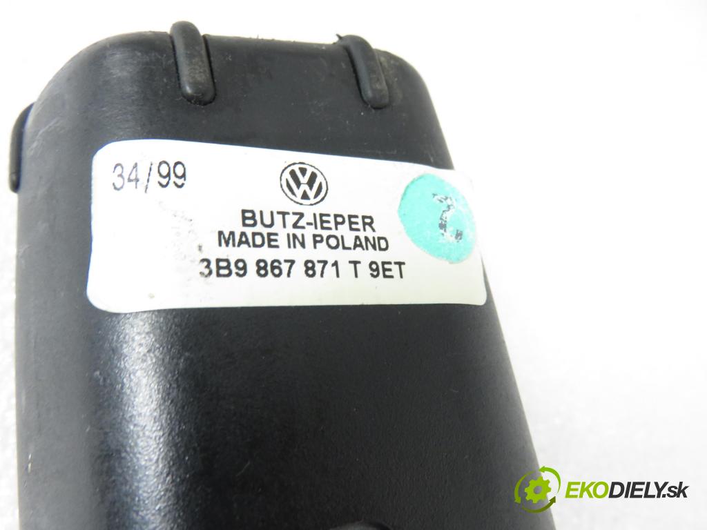 VW PASSAT B5 Variant (3B5) KOMBI 1998 66,00 1.9 TDI 90 - AHU 1896,00 Roleta kufr 3B9867871T