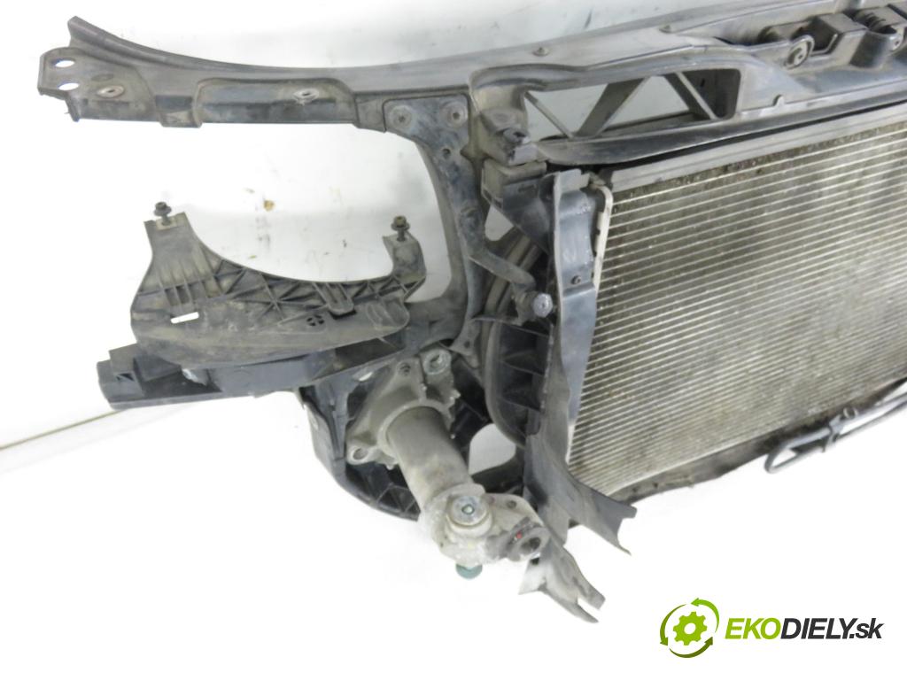 AUDI A4 (8E2, B6) SEDAN 2001 96,00 2.0 20V 130 - ALT 1984,00 Držiak predný