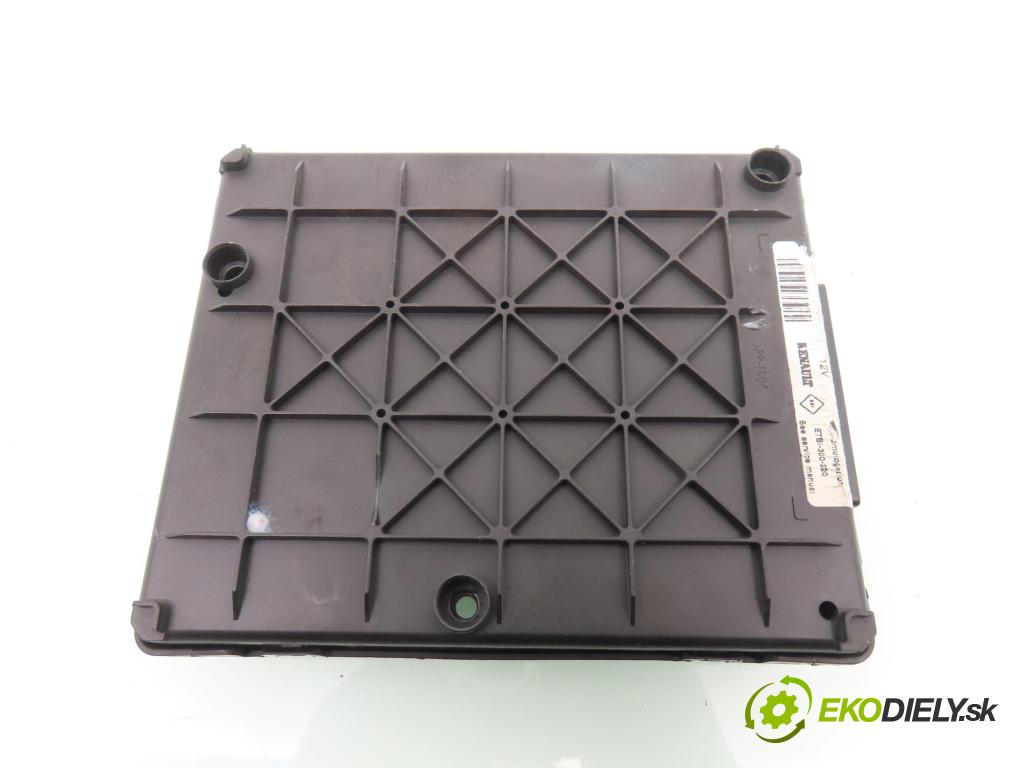 RENAULT SCENIC I (JA0/1_) MINIVAN 2001 72,00 1.9 dTi (JA0N) - F9Q 731 1870,00 MODUL BSI 8200029342B ; S108502610G