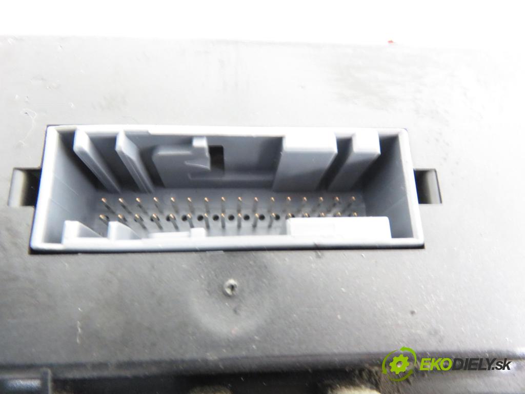 FORD FOCUS (DAW, DBW) HB 2003 74,00 1.8 TDCi - FFDA 1753,00 Panel kúrenia KLIMATRONIK 2S4H18C612BJ