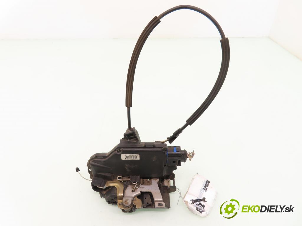 SEAT ALTEA (5P1) MINIVAN 2004 77,00 1.9 TDI PD 105 - BXE 1896,00 zámok 3D1837016