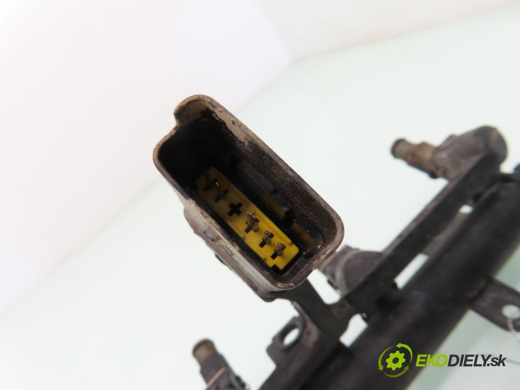 PEUGEOT 206 liftback (2A/C) HB 2003 55,00 1.4 75 - KFW 1360,00 Lišta vstrekovacia 9628982980D ; 01F002A ; 9638128080 (Vstrekovacia lišta)