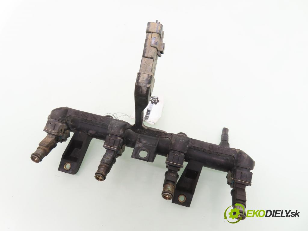 PEUGEOT 206 liftback (2A/C) HB 2003 55,00 1.4 75 - KFW 1360,00 Lišta vstrekovacia 9628982980D ; 01F002A ; 9638128080 (Vstrekovacia lišta)