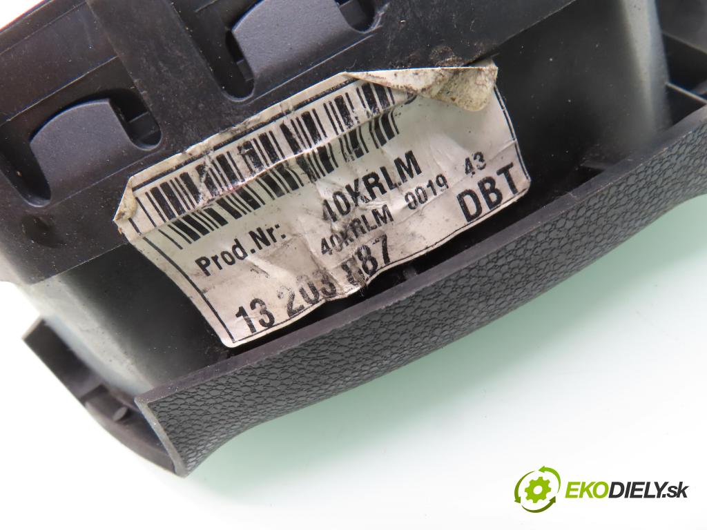 OPEL VECTRA C (Z02) LIFTBACK 2008 103,00 1.8 - Z 18 XER 1796,00 Volant 13208855 ; 13203887 (Volant)