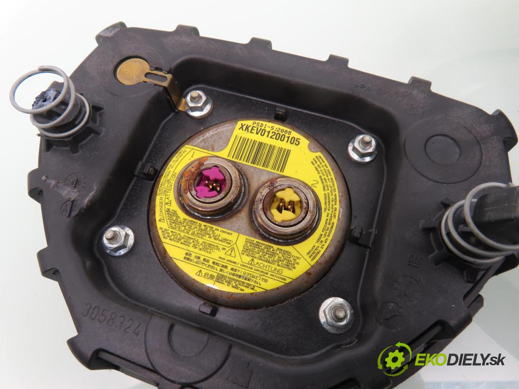 OPEL VECTRA C (Z02) LIFTBACK 2008 103,00 1.8 - Z 18 XER 1796,00 Volant 13208855 ; 13203887 (Volant)