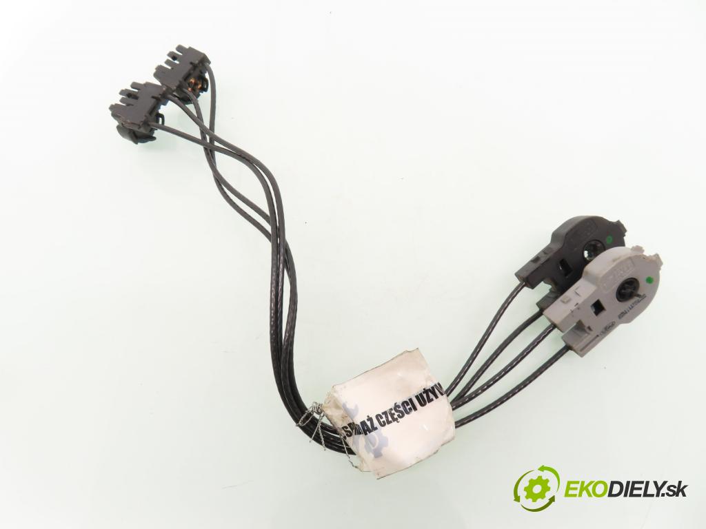 FORD FOCUS Turnier (DNW) KOMBI 2002 66,00 1.8 TDDi 90 - C9DA 1753,00 Lanko panel kúrenia 2M5111503AA ; 2M5111504AA