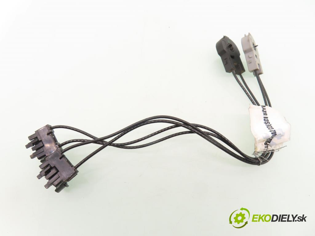 FORD FOCUS Turnier (DNW) KOMBI 2002 66,00 1.8 TDDi 90 - C9DA 1753,00 Lanko panel kúrenia 2M5111503AA ; 2M5111504AA