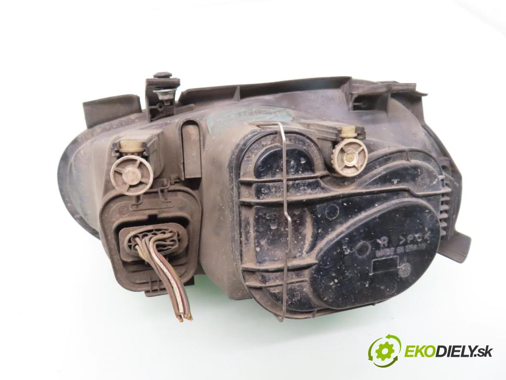 VW GOLF IV (1J1) HB 1999 55,00 1.4 16V 75 - AKQ 1390,00 Svetlo PP 1J1941018B ; 67742025