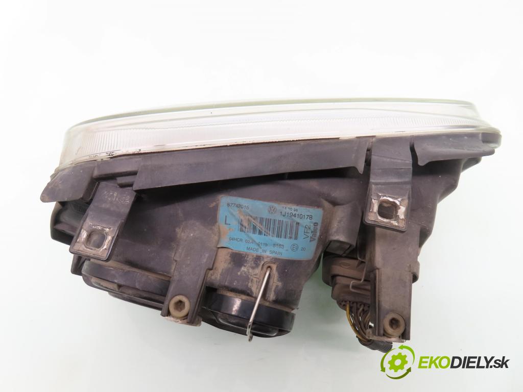 VW GOLF IV (1J1) HB 1999 55,00 1.4 16V 75 - AKQ 1390,00 Svetlo LP 1J1941017B ; 67742015
