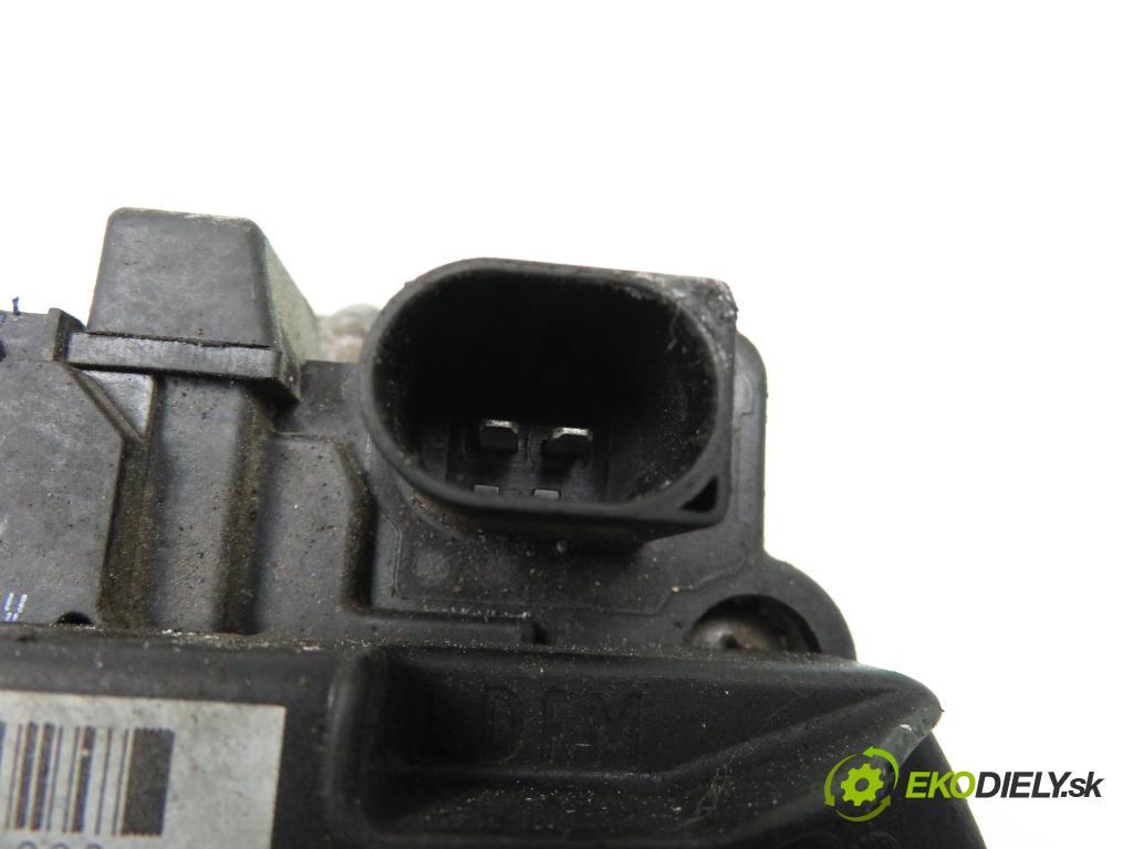 VW POLO (9N_) HB 2005 63,00 1.4 FSI - AXU 1390,00 Alternátor 03C903023 ; 0124325044 (Alternátor)