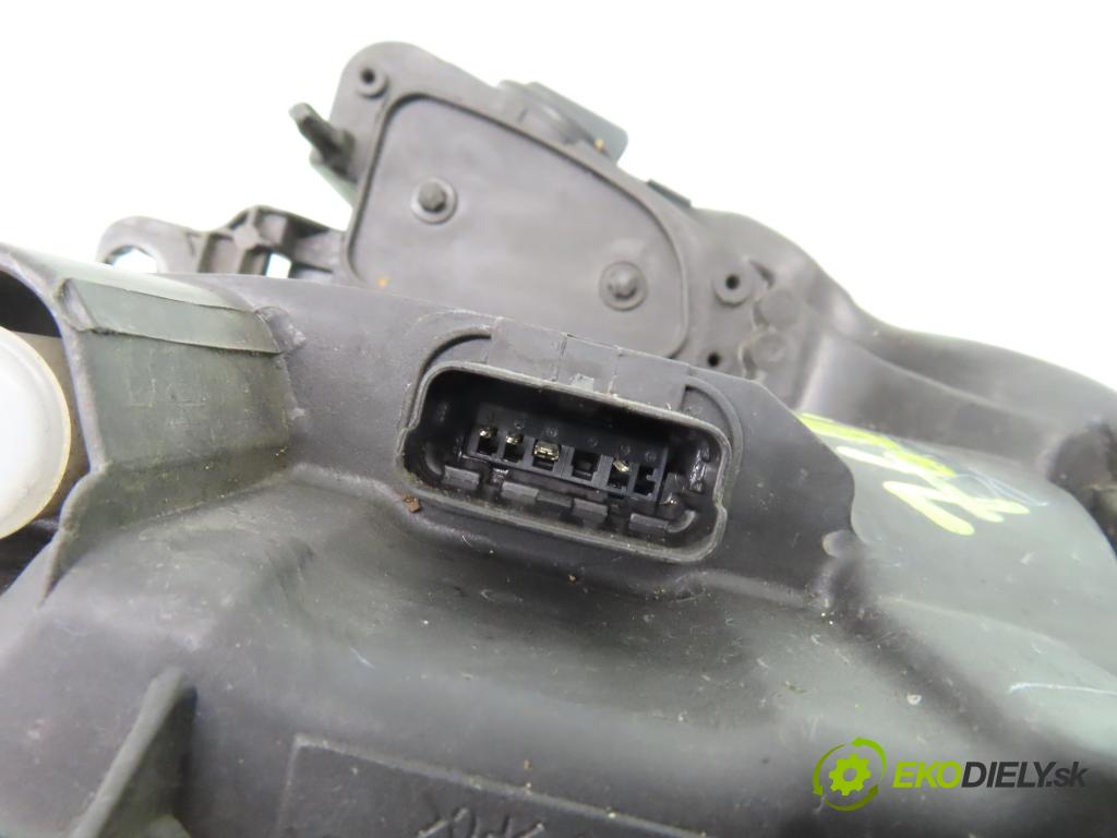 RENAULT MODUS / GRAND MODUS (F/JP0_) HB 2005 55,00 1.2 (JP0C, JP0K, FP0C, FP0K, FP0P, JP0P, JP0T) - D 1149,00 Svetlo PP 8200301831B