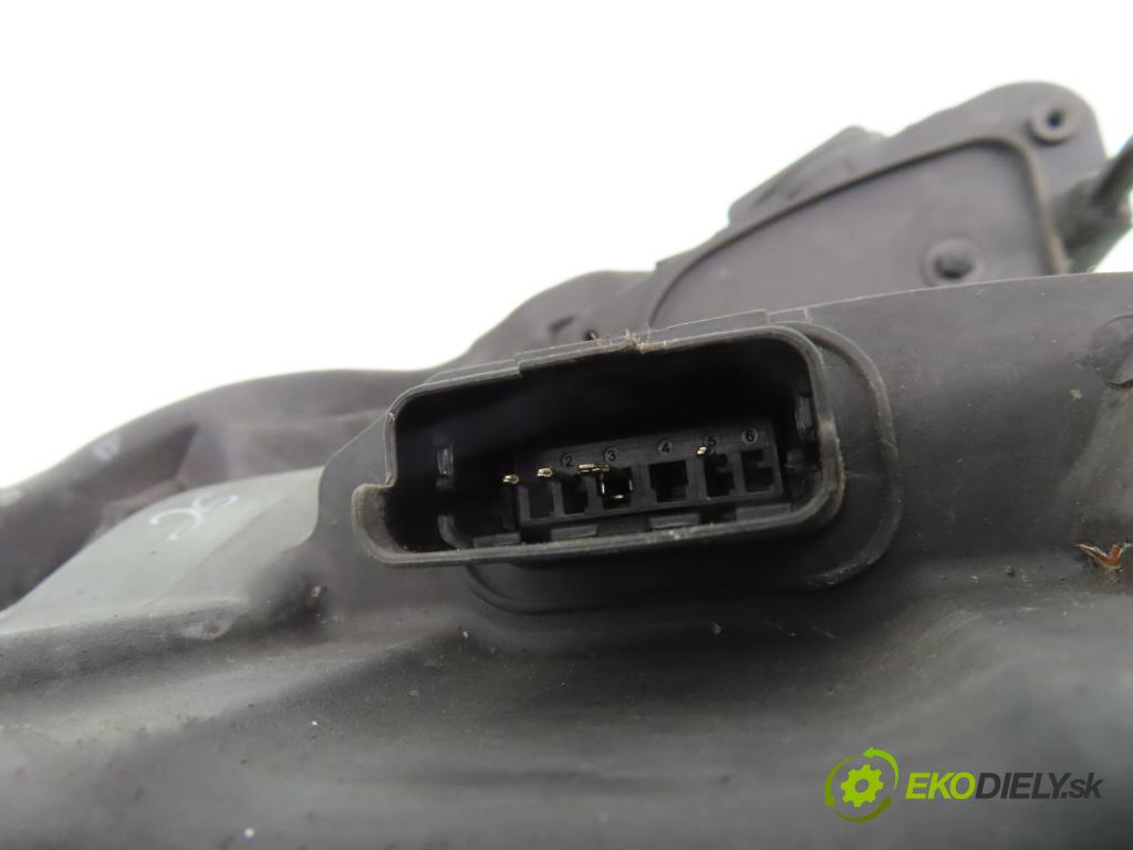 RENAULT MODUS / GRAND MODUS (F/JP0_) HB 2005 55,00 1.2 (JP0C, JP0K, FP0C, FP0K, FP0P, JP0P, JP0T) - D 1149,00 Svetlo LP 8200301829B