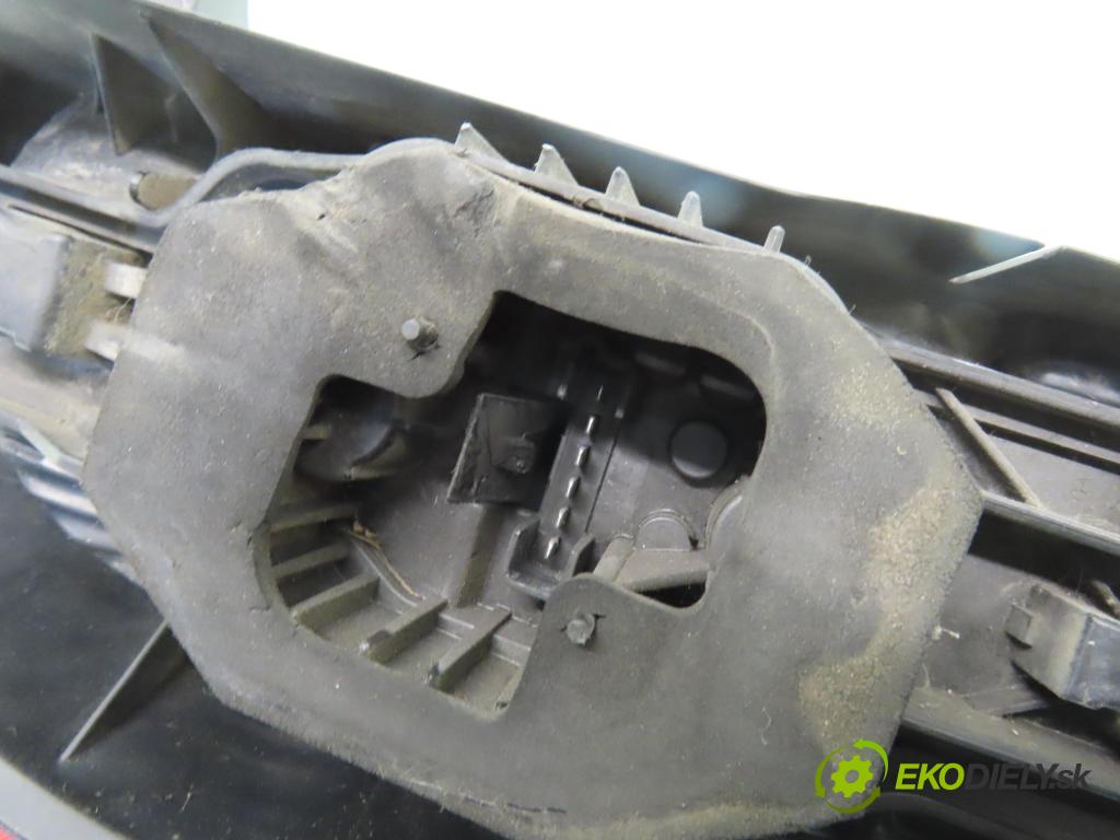 MERCEDES-BENZ VANEO (414) KOMBIVAN 2003 92,00 1.9 (414.700) - M 166.991 1898,00 Svetlo ľavé zadné A4148200064