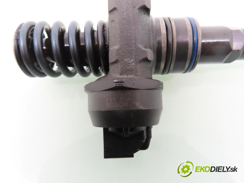 SEAT ALTEA (5P1) MINIVAN 2004 77,00 1.9 TDI PD 105 - BXE 1896,00 Vstrekovač 038130073AG ; 0414720215 (Vstrekovač paliva)