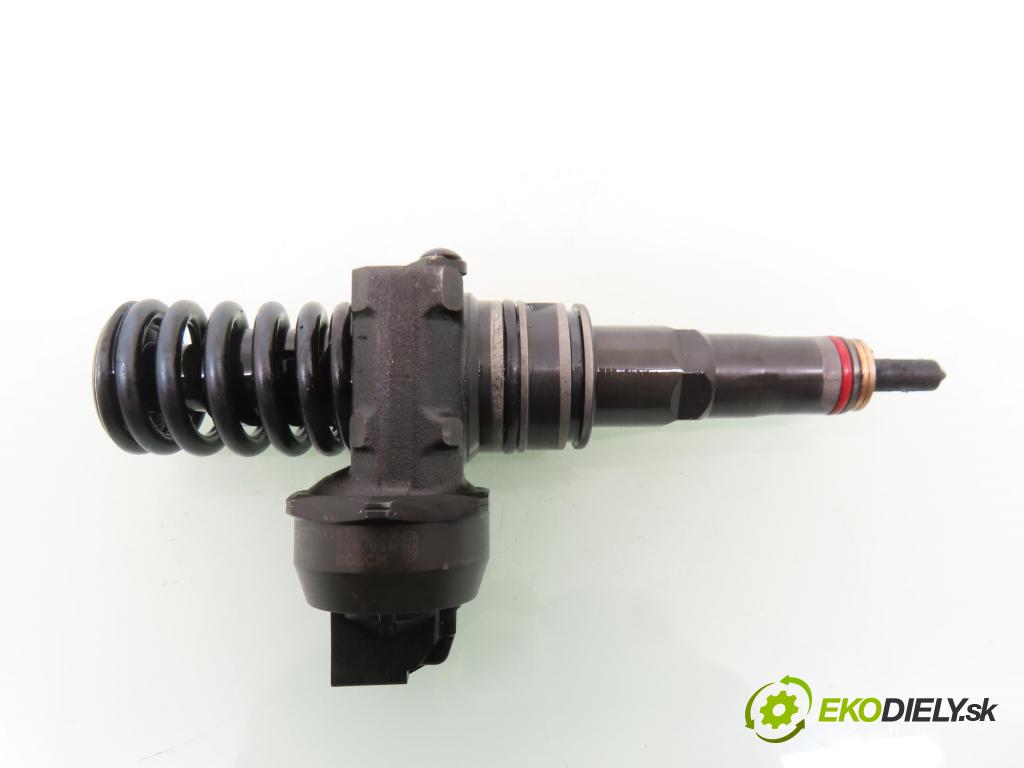 SEAT ALTEA (5P1) MINIVAN 2004 77,00 1.9 TDI PD 105 - BXE 1896,00 Vstrekovač 038130073AG ; 0414720215 (Vstrekovač paliva)