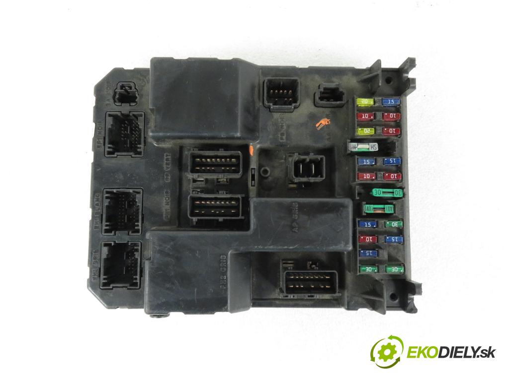 PEUGEOT 307 SW (3H) KOMBI 2004 80,00 1.6 BioFlex - NFU (TU5JP4) 1587,00 MODUL BSI 9651197580A ; 9651196880A