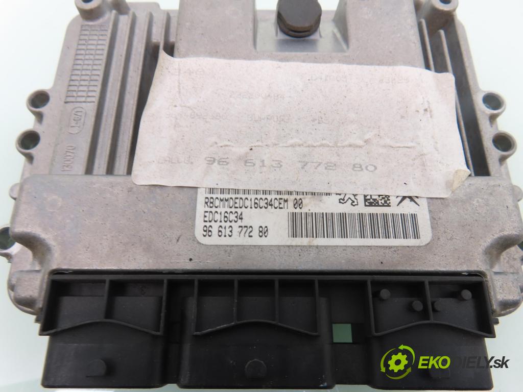 CITROEN C4 I (LC_) HB 2005 66,00 1.6 HDi - 9HX (DV6ATED4) 1560,00 řídící jednotka motora 9661377280 ; 028101186