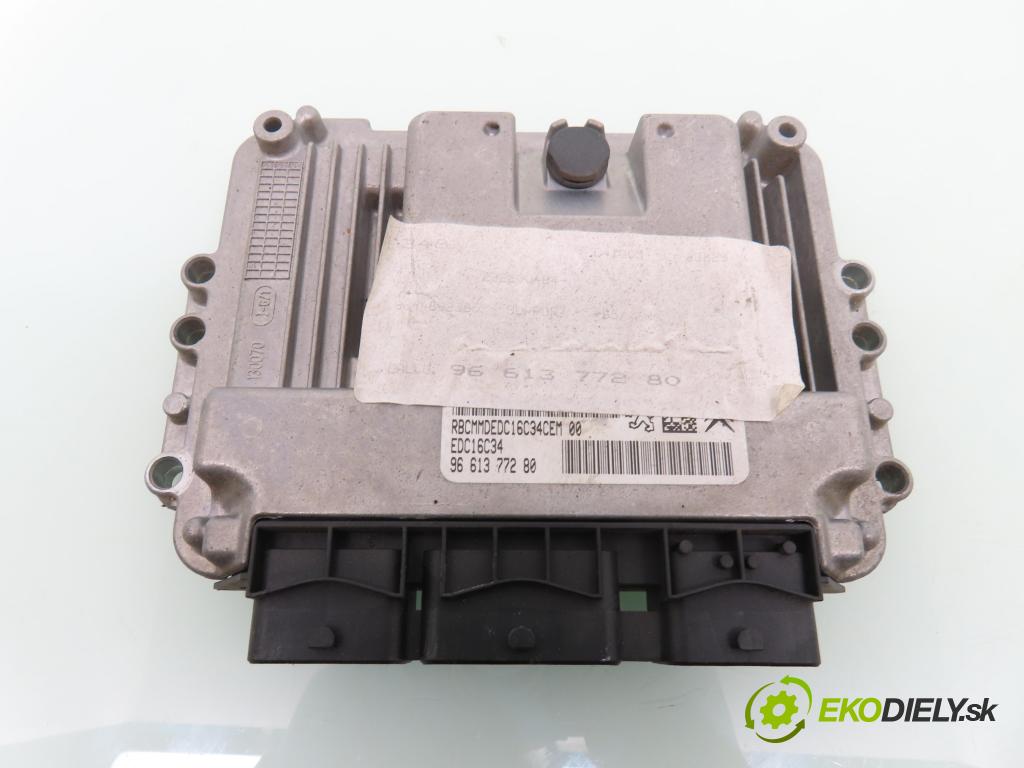 CITROEN C4 I (LC_) HB 2005 66,00 1.6 HDi - 9HX (DV6ATED4) 1560,00 řídící jednotka motora 9661377280 ; 028101186