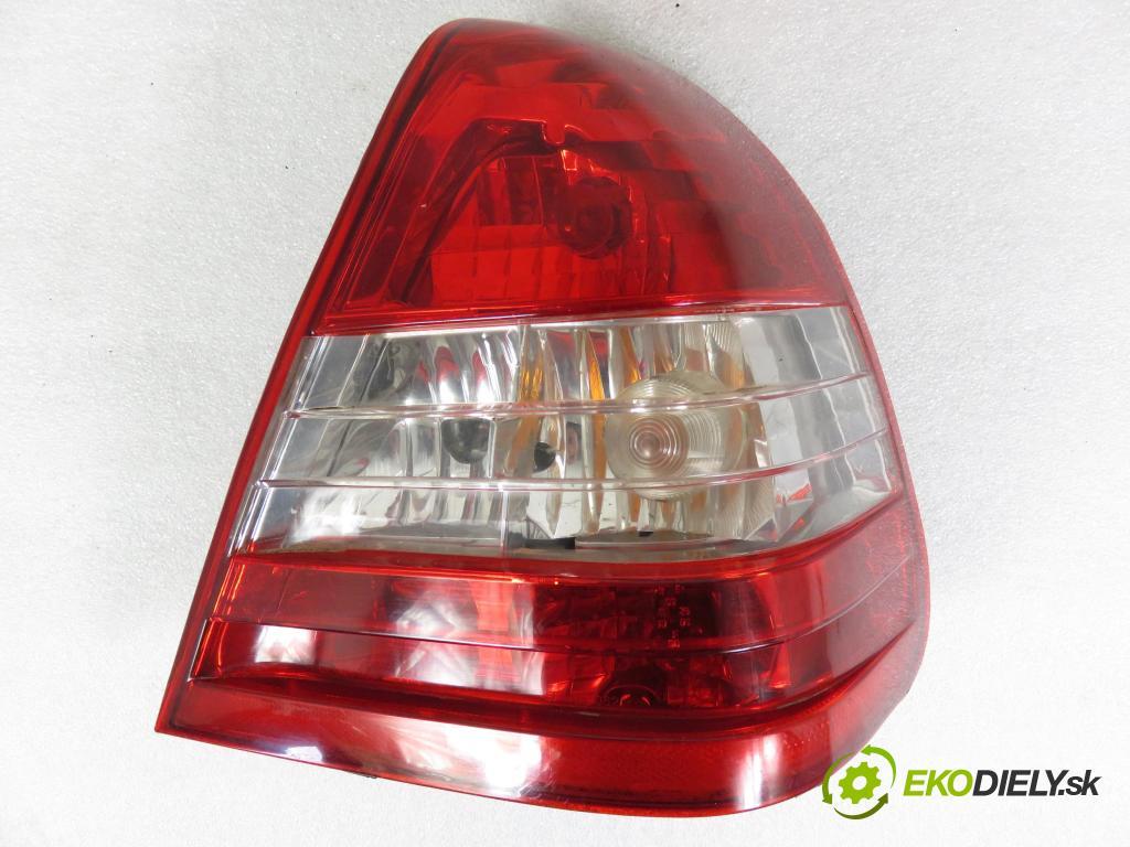 MERCEDES-BENZ KLASA C (W202) SEDAN 1994 55,00 C 200 D (202.120) - OM 601.913 1997,00 světlo pravé zadní