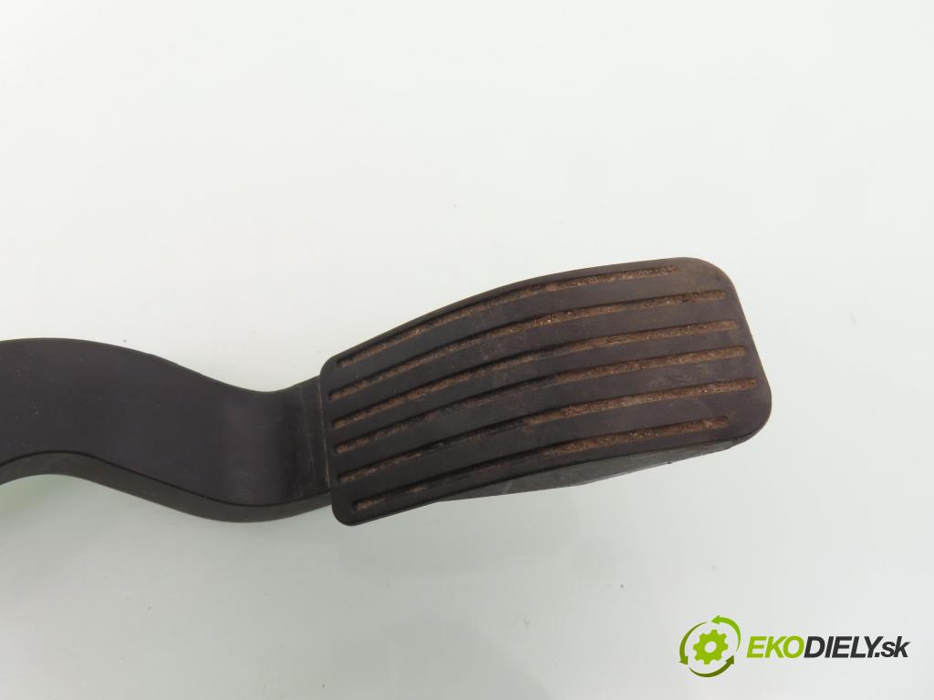 CITROEN C4 coupe (LA_) COUPE 2005 80,00 1.6 16V - NFU (TU5JP4) 1587,00 Potenciometer plynu 0280755001 ; 9650889180 (Potenciometer plynového pedálu)