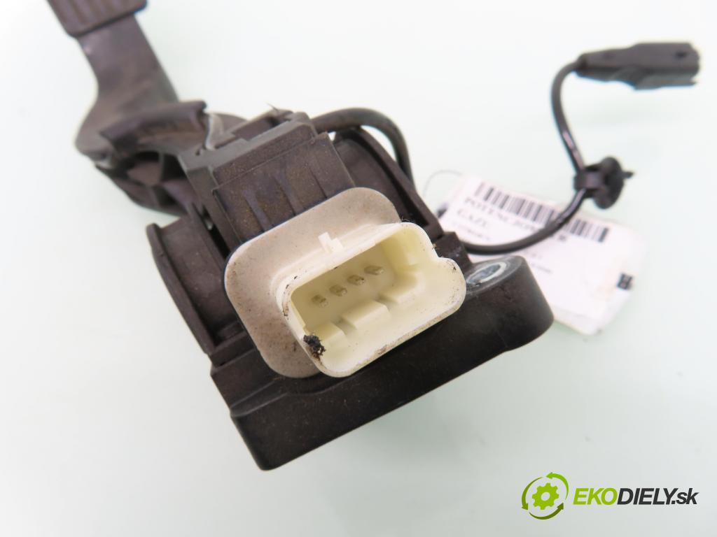 CITROEN C4 I (LC_) HB 2005 66,00 1.6 HDi - 9HX (DV6ATED4) 1560,00 Potenciometer plynu 0280755001 ; 9650889180 (Potenciometer plynového pedálu)