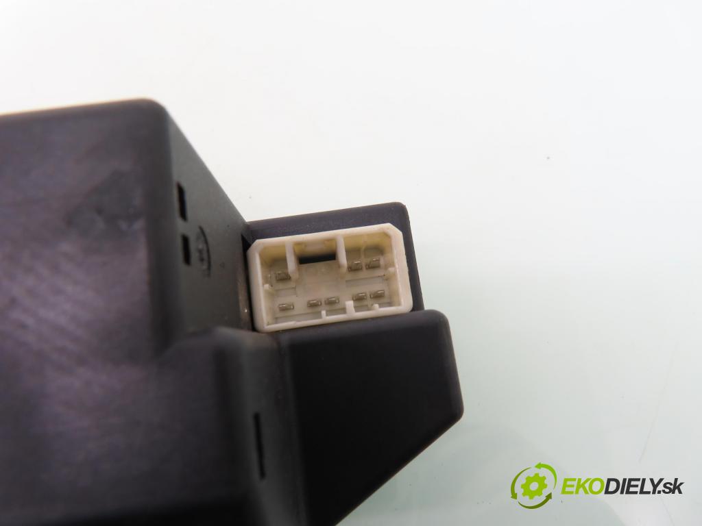 ALFA ROMEO 159 Sportwagon (939_) KOMBI 2007 88,00 1.9 JTDM 8V - 939 A1.000 1910,00 spinačka 1560616200 (Spínacia skrinka)