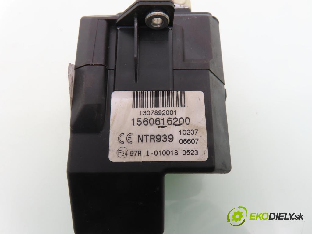 ALFA ROMEO 159 Sportwagon (939_) KOMBI 2007 88,00 1.9 JTDM 8V - 939 A1.000 1910,00 spinačka 1560616200 (Spínacia skrinka)