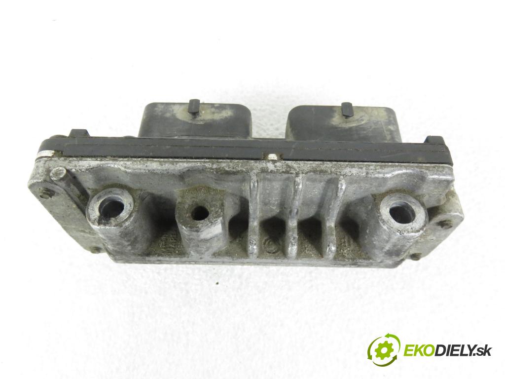 FIAT PUNTO (188_) HB 2002 44,00 1.2 60 - 188 A4.000 1242,00 Riadiaca jednotka Motor IAW59FM2 ; 46760606