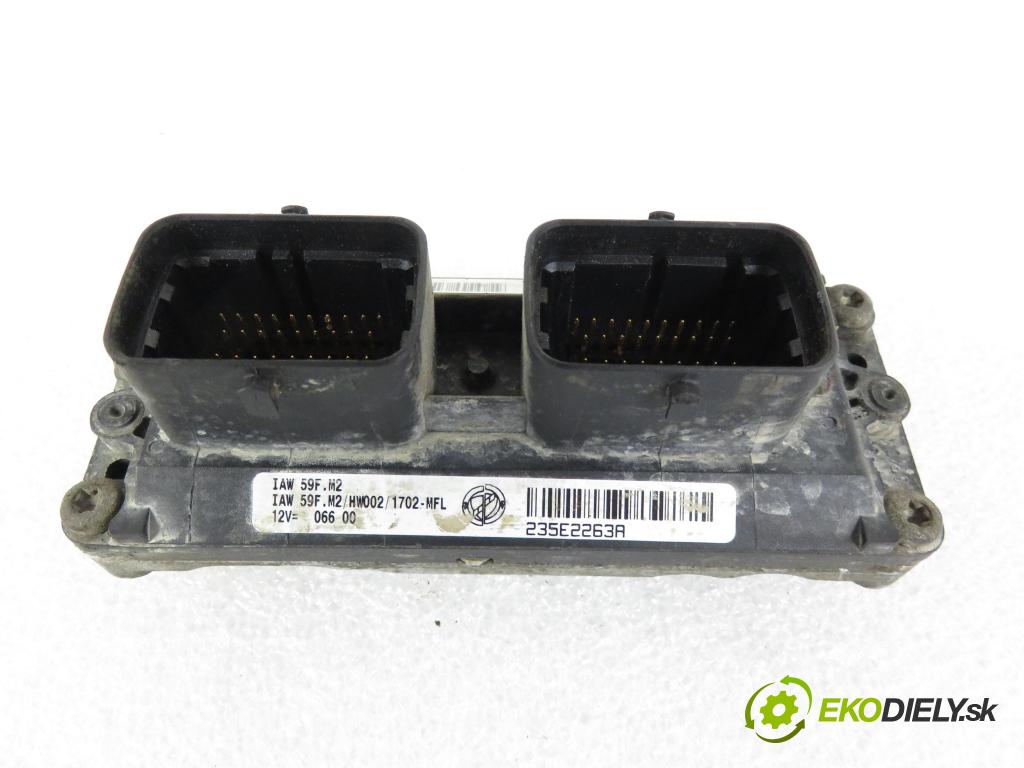 FIAT PUNTO (188_) HB 2002 44,00 1.2 60 - 188 A4.000 1242,00 Riadiaca jednotka Motor IAW59FM2 ; 46760606