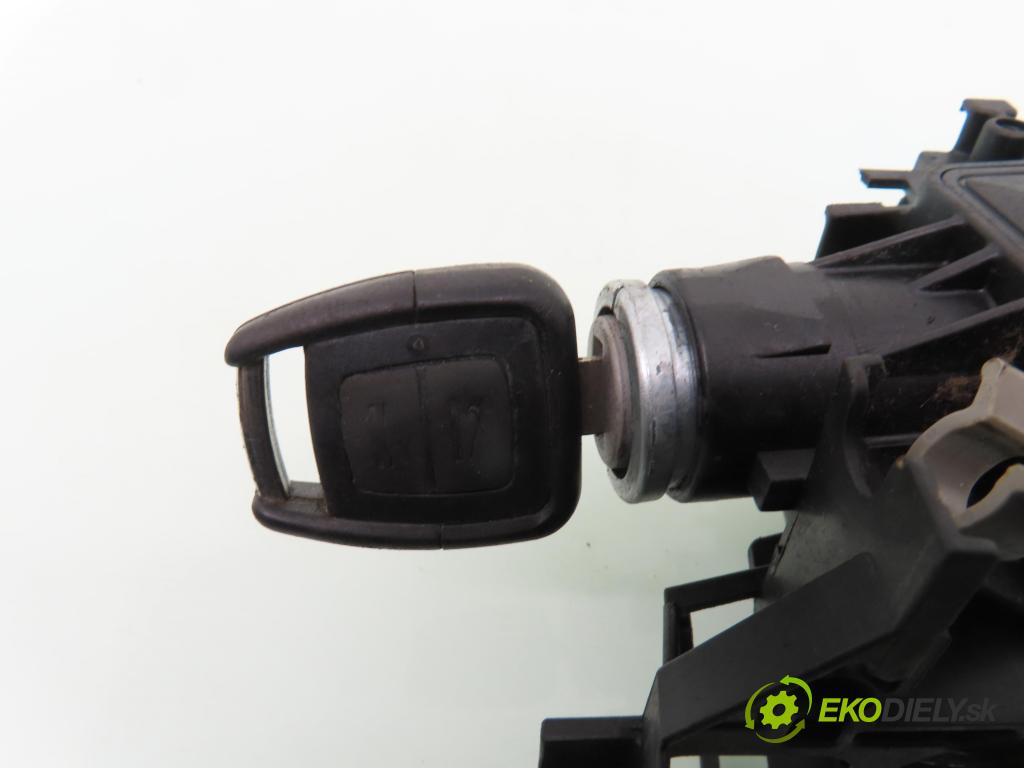 OPEL ZAFIRA A Nadwozie Wielkopojemne (MPV) (T98)  MINIVAN 2002 92,00 1.8 16V 125 - Z 18 XE 1796,00 spinačka 90589313 ; 90589313 (Spínacia skrinka)