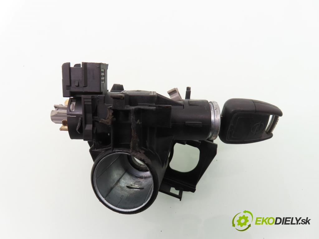 OPEL ZAFIRA A Nadwozie Wielkopojemne (MPV) (T98)  MINIVAN 2002 92,00 1.8 16V 125 - Z 18 XE 1796,00 spinačka 90589313 ; 90589313 (Spínacia skrinka)