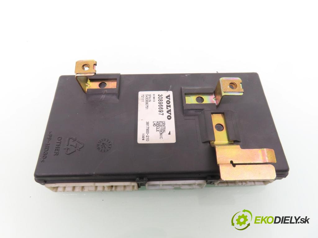 VOLVO V40 Kombi (645) KOMBI 2001 75,00 1.9 DI 102 - D 4192 T4 1870,00 MODUL komfortu 30896697