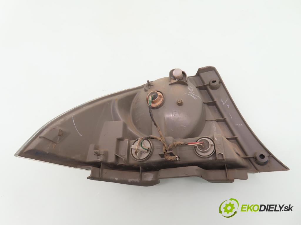 LEXUS IS I (JCE1_, GXE1_) SEDAN 2005 114,00 200 (GXE10) - 1G-FE 1988,00 světlo pravé zadní 