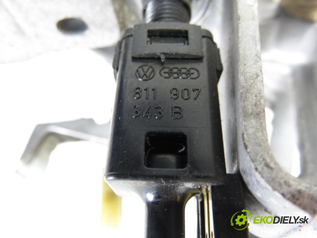 AUDI 80 (8C, B4) SEDAN 1994 66,00 1.9 TDI - 1Z 1896,00 PEDALY: brzdy / spojky 8A0721115D ; 811907343B